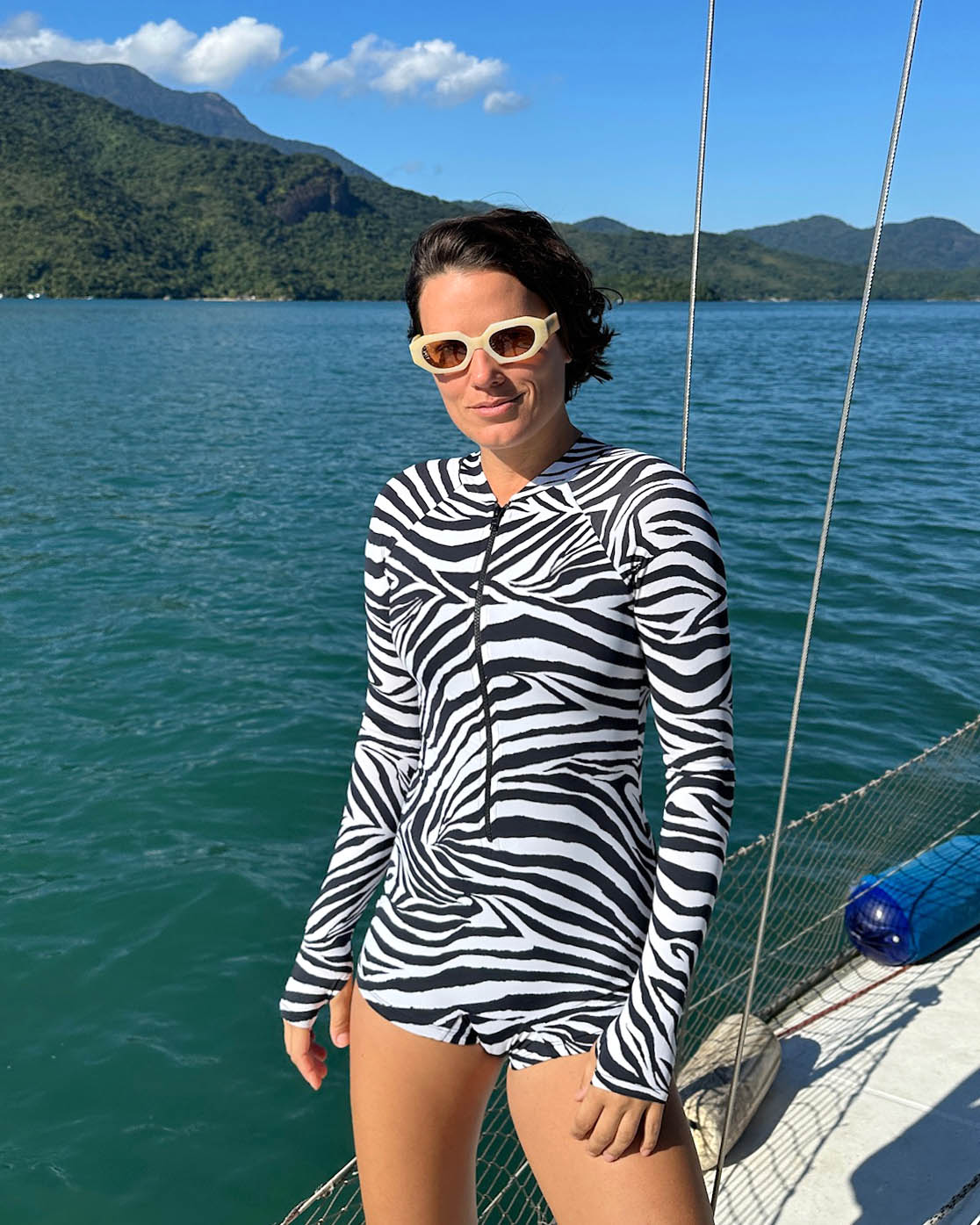 Maio Manga Longa Gaya Zebra para esportes aquáticos, beach wear, kite surf, natacao, SUP, paddleboard, stand up paddle, wakeboard, wind surf, remo, canoa havaiana, vaa, roupa feminina de praia, roupa de praia, maio, wet suit, lycra para surfe, protecao UV