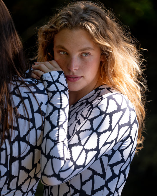 Maiô Manga Longa Lily Geometric