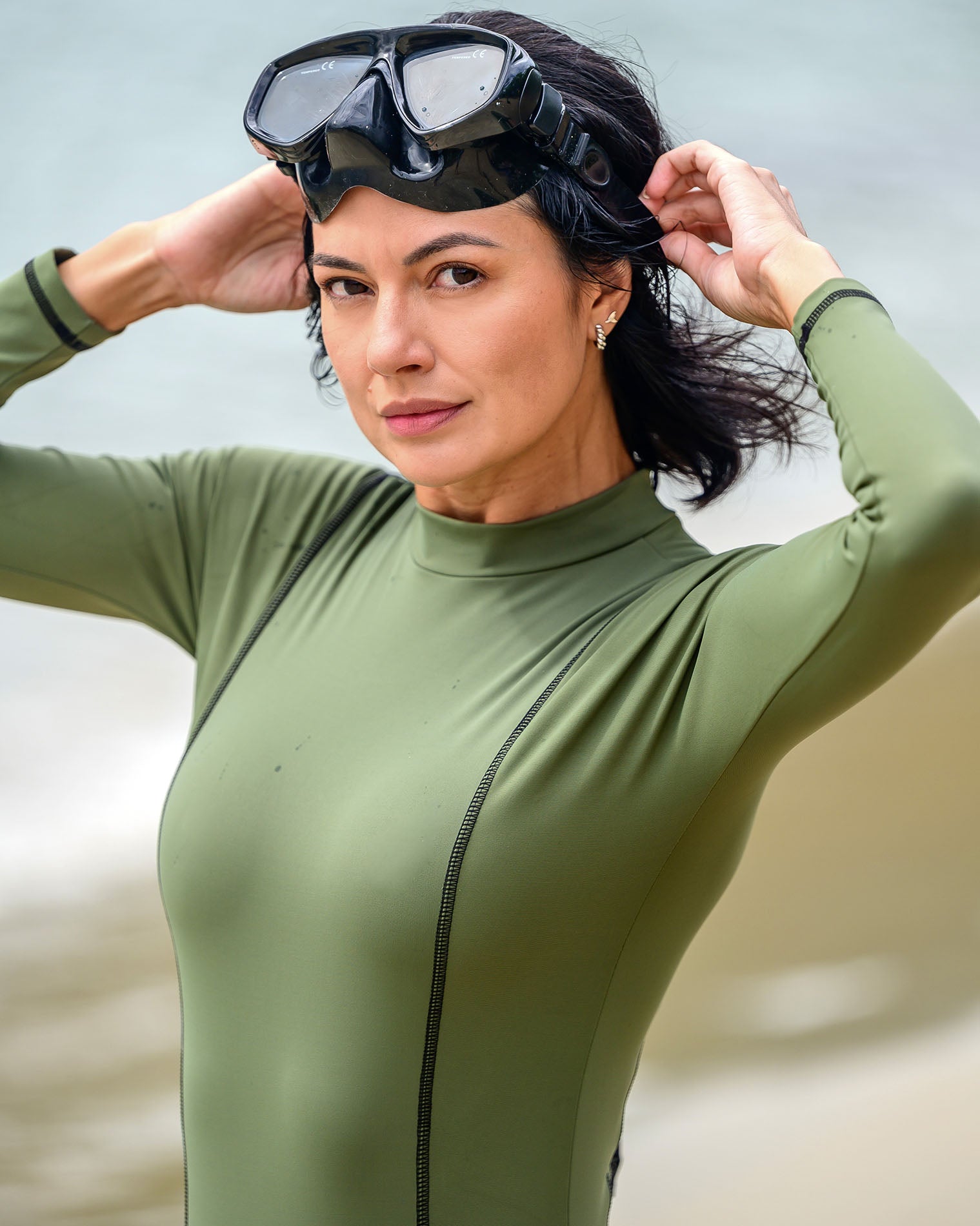 Maiô Manga Longa Verde com proteção UV Gaya Joana para esportes aquáticos, beach wear, kite surf, natacao, SUP, paddleboard, stand up paddle, wakeboard, wind surf, roupa feminina de praia, roupa de praia, maio, wet suit, lycra para surfe, protecao UV